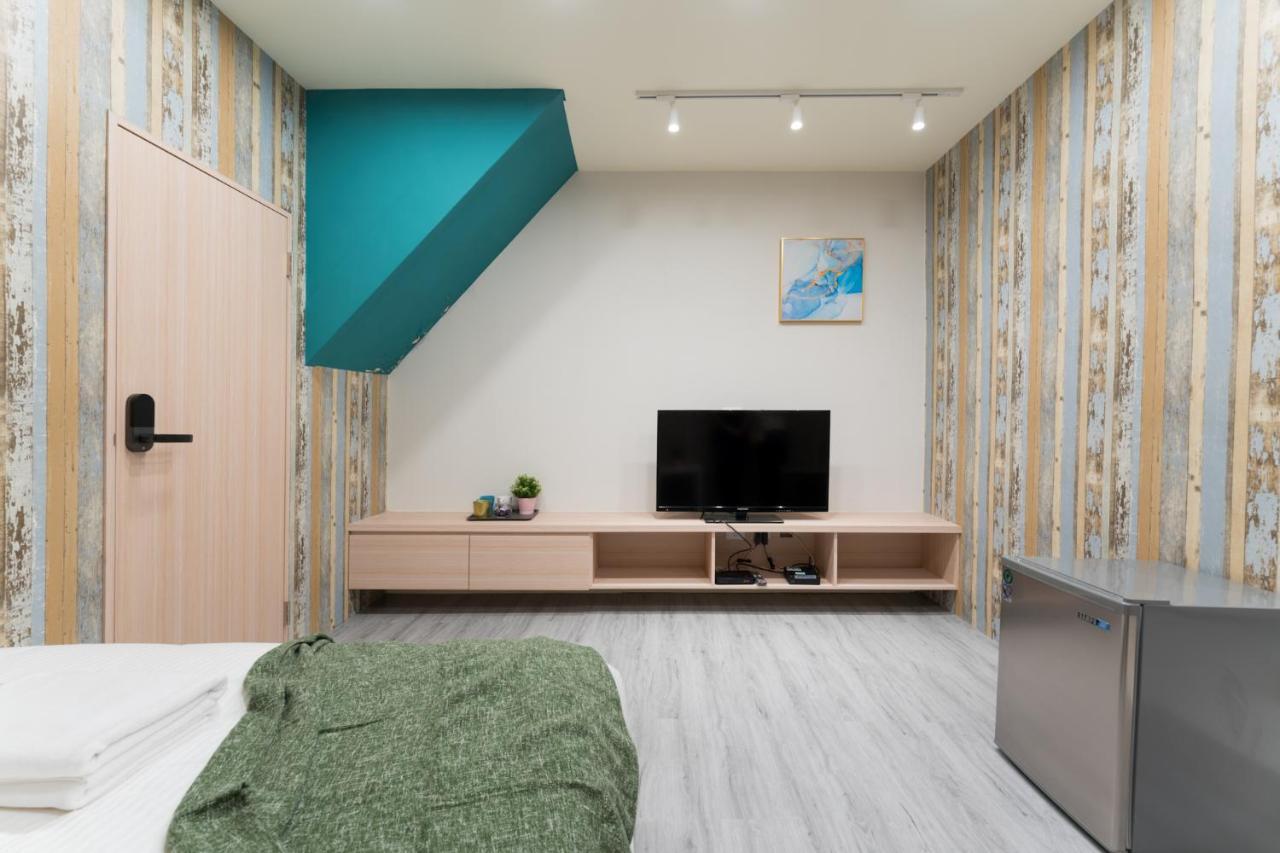 Reise Guesthouse 喜遊旅宿 ゲストハウス 旅マニア ไถหนาน ภายนอก รูปภาพ