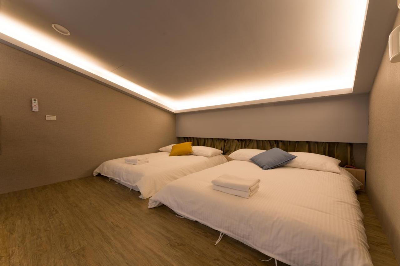 Reise Guesthouse 喜遊旅宿 ゲストハウス 旅マニア ไถหนาน ภายนอก รูปภาพ
