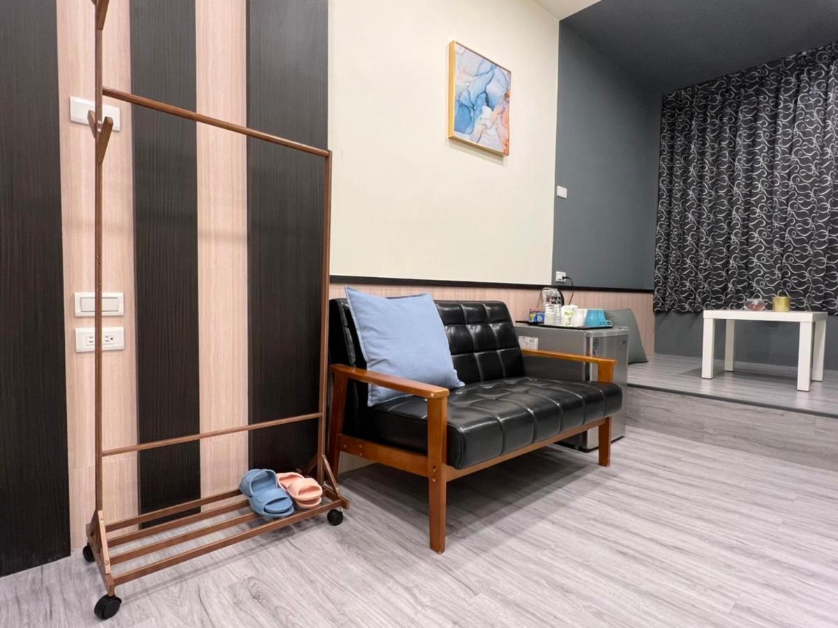 Reise Guesthouse 喜遊旅宿 ゲストハウス 旅マニア ไถหนาน ภายนอก รูปภาพ